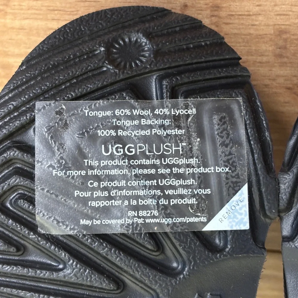 UGG Highland Hi Heritage Sneakers Black/Red Kids Size 6 Suede Elastic‎ Laces